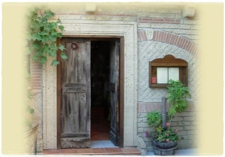 Pozzuoli, Abraxas. L'ingresso di una volta.