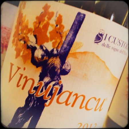 Vino da tavola Vinujancu 2012 I Custodi - foto A. Di Costanzo